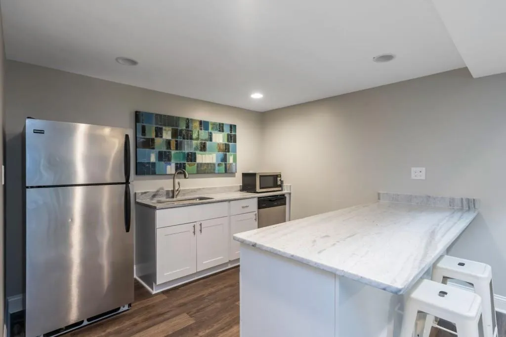 160 River Court Parkway, Sandy Springs, Georgia 30328, 4 Bedrooms Bedrooms, ,3 BathroomsBathrooms,Residential,Sold,160 River Court Parkway,6803487