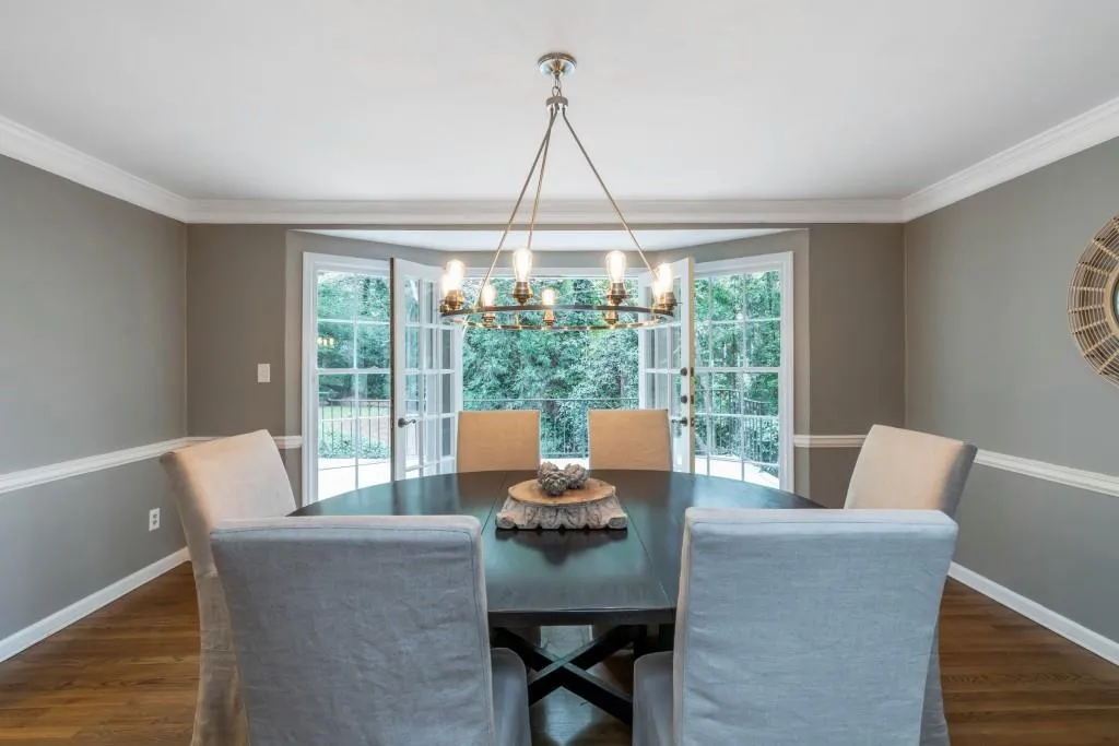160 River Court Parkway, Sandy Springs, Georgia 30328, 4 Bedrooms Bedrooms, ,3 BathroomsBathrooms,Residential,Sold,160 River Court Parkway,6803487