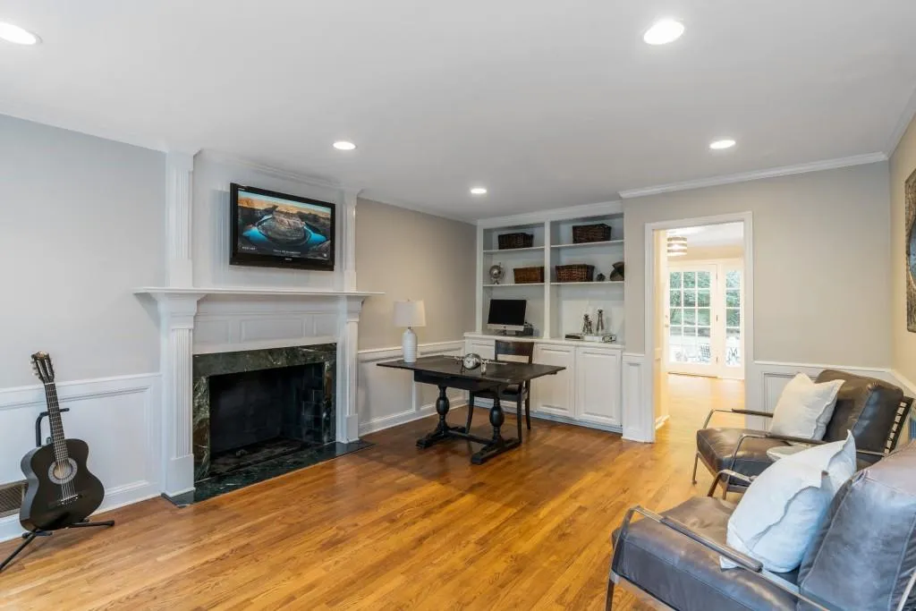 160 River Court Parkway, Sandy Springs, Georgia 30328, 4 Bedrooms Bedrooms, ,3 BathroomsBathrooms,Residential,Sold,160 River Court Parkway,6803487