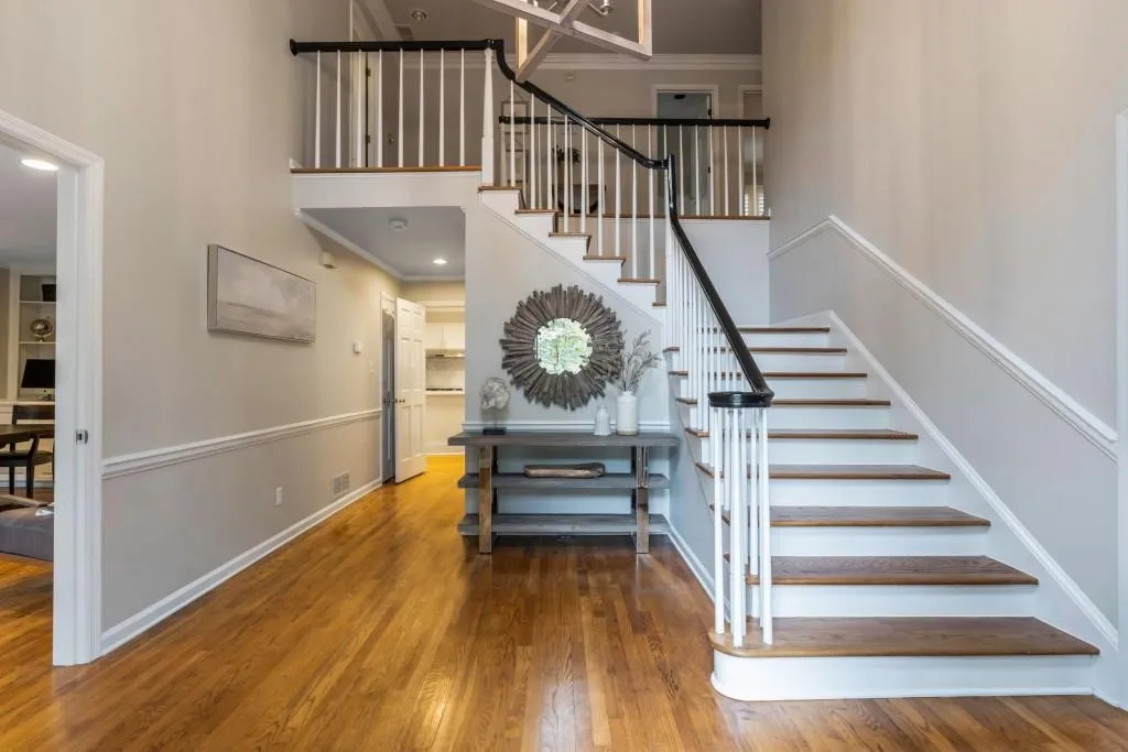 160 River Court Parkway, Sandy Springs, Georgia 30328, 4 Bedrooms Bedrooms, ,3 BathroomsBathrooms,Residential,Sold,160 River Court Parkway,6803487