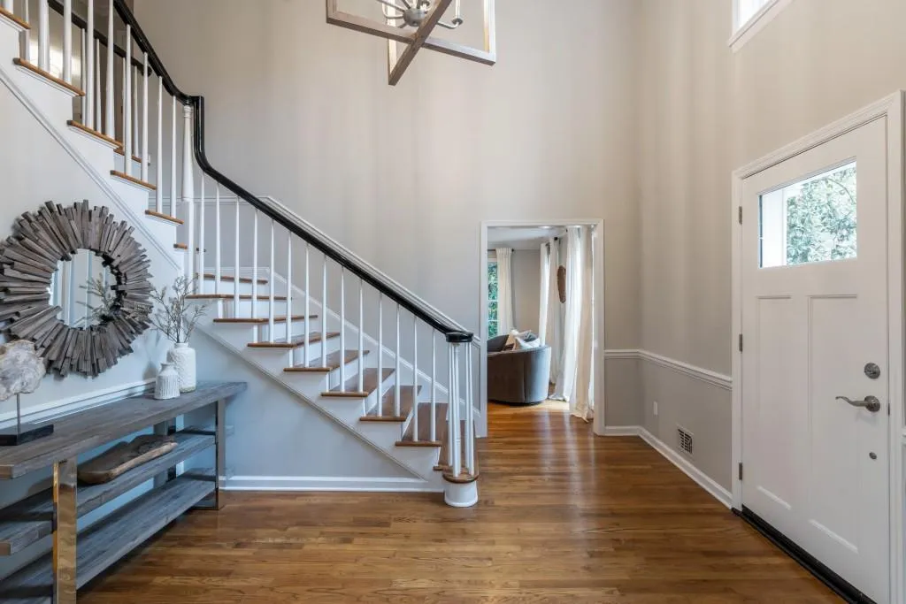 160 River Court Parkway, Sandy Springs, Georgia 30328, 4 Bedrooms Bedrooms, ,3 BathroomsBathrooms,Residential,Sold,160 River Court Parkway,6803487