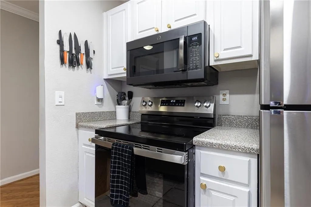 3655 Habersham Road Ne Unit 358-b, Atlanta, Georgia 30305, 1 Bedroom Bedrooms, ,1 BathroomBathrooms,Residential,For Sale,3655 Habersham Road Ne Unit 358-b,7642646