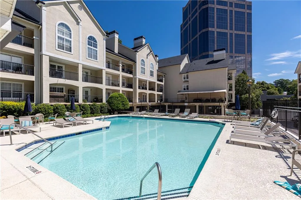 HOA amenities. Newly renovated poolhouse bathrooms.