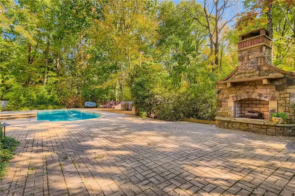 5555 Claire Rose Lane, Sandy Springs, Georgia 30327, 7 Bedrooms Bedrooms, ,6 BathroomsBathrooms,Residential,Sold,5555 Claire Rose Lane,6962531