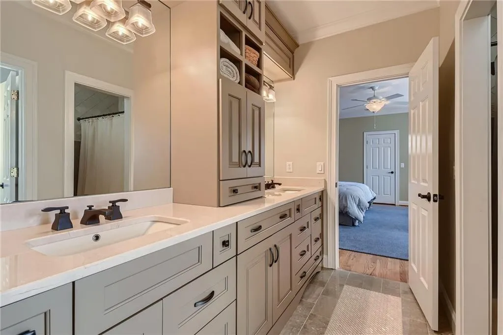 5555 Claire Rose Lane, Sandy Springs, Georgia 30327, 7 Bedrooms Bedrooms, ,6 BathroomsBathrooms,Residential,Sold,5555 Claire Rose Lane,6962531