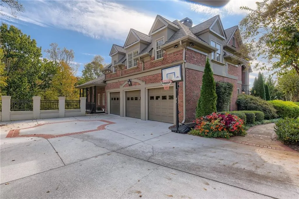 5555 Claire Rose Lane, Sandy Springs, Georgia 30327, 7 Bedrooms Bedrooms, ,6 BathroomsBathrooms,Residential,Sold,5555 Claire Rose Lane,6962531