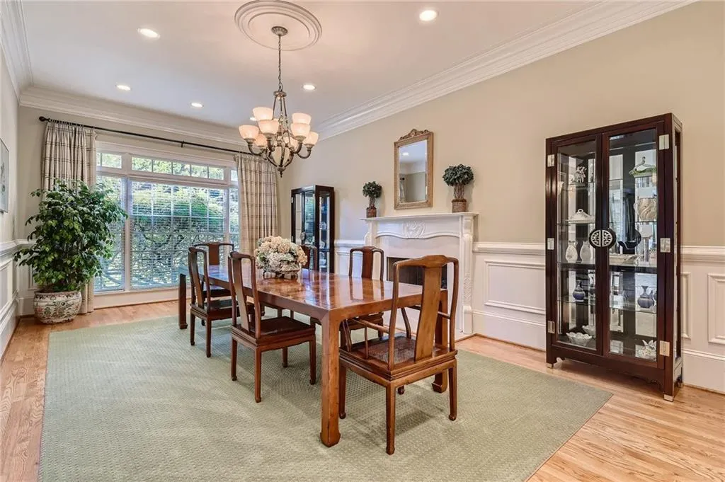 5555 Claire Rose Lane, Sandy Springs, Georgia 30327, 7 Bedrooms Bedrooms, ,6 BathroomsBathrooms,Residential,Sold,5555 Claire Rose Lane,6962531