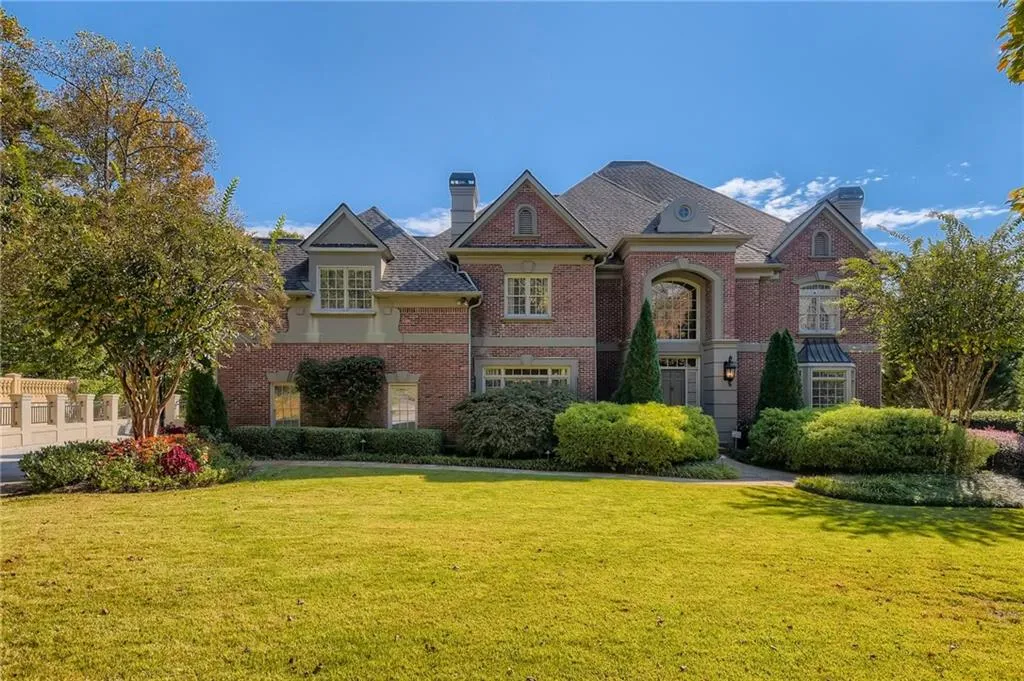 5555 Claire Rose Lane, Sandy Springs, Georgia 30327, 7 Bedrooms Bedrooms, ,6 BathroomsBathrooms,Residential,Sold,5555 Claire Rose Lane,6962531