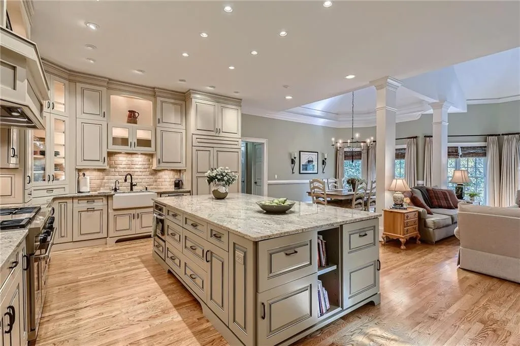 5555 Claire Rose Lane, Sandy Springs, Georgia 30327, 7 Bedrooms Bedrooms, ,6 BathroomsBathrooms,Residential,Sold,5555 Claire Rose Lane,6962531