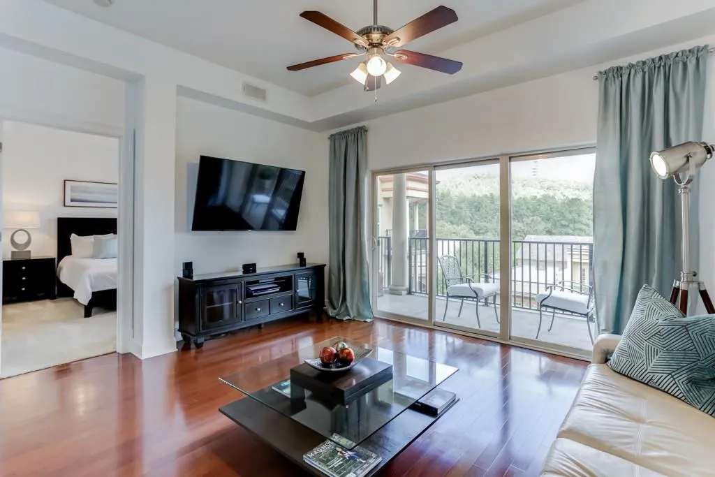 200 River Vista Drive Unit 711, Atlanta, Georgia 30339, 1 Bedroom Bedrooms, ,1 BathroomBathrooms,Residential,Sold,200 River Vista Drive Unit 711,6088065