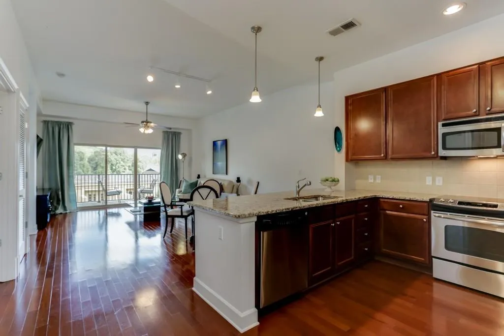 200 River Vista Drive Unit 711, Atlanta, Georgia 30339, 1 Bedroom Bedrooms, ,1 BathroomBathrooms,Residential,Sold,200 River Vista Drive Unit 711,6088065
