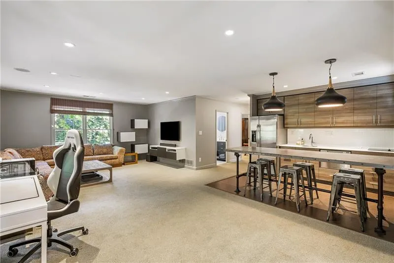 2890 Howell Mill Road, Atlanta, Georgia 30327, 7 Bedrooms Bedrooms, ,5 BathroomsBathrooms,Residential,For Sale,2890 Howell Mill Road,7635634