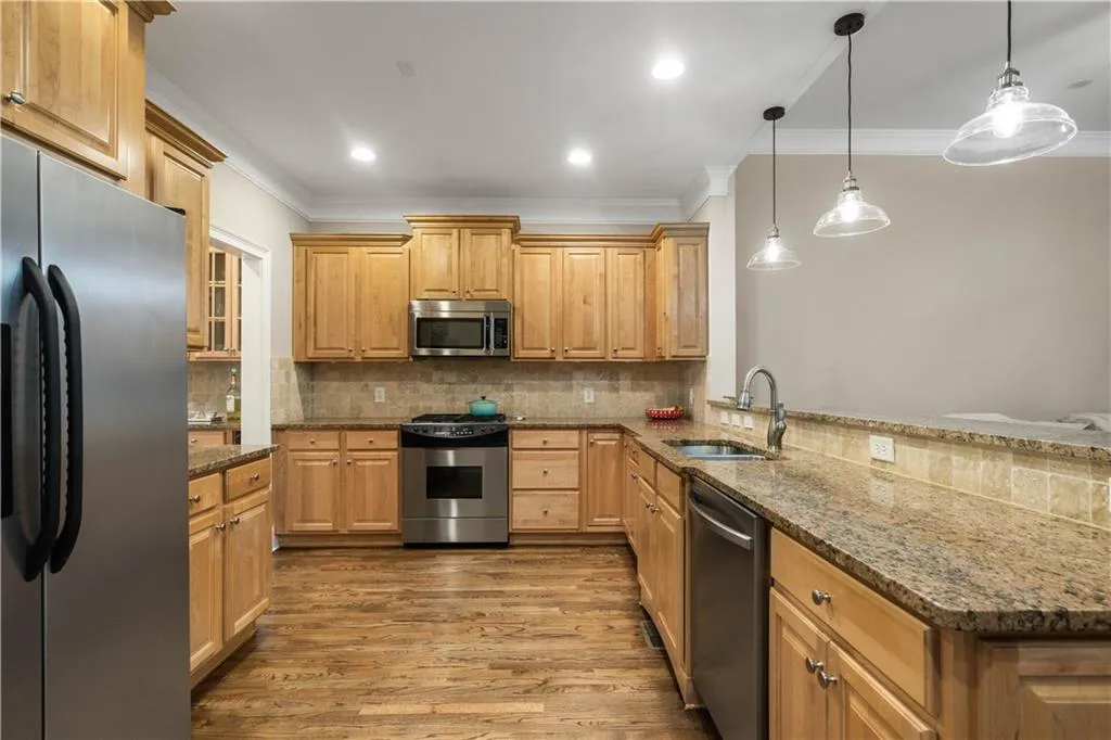 205 Chemin De Vie, Atlanta, Georgia 30342, 3 Bedrooms Bedrooms, ,3 BathroomsBathrooms,Residential,Sold,205 Chemin De Vie,6754955