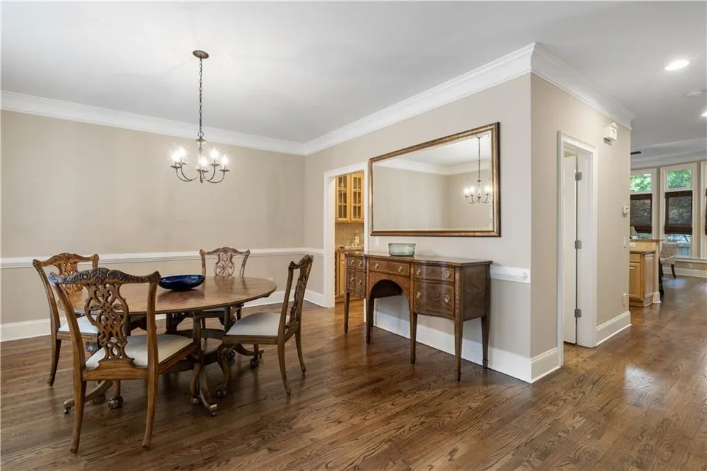 205 Chemin De Vie, Atlanta, Georgia 30342, 3 Bedrooms Bedrooms, ,3 BathroomsBathrooms,Residential,Sold,205 Chemin De Vie,6754955