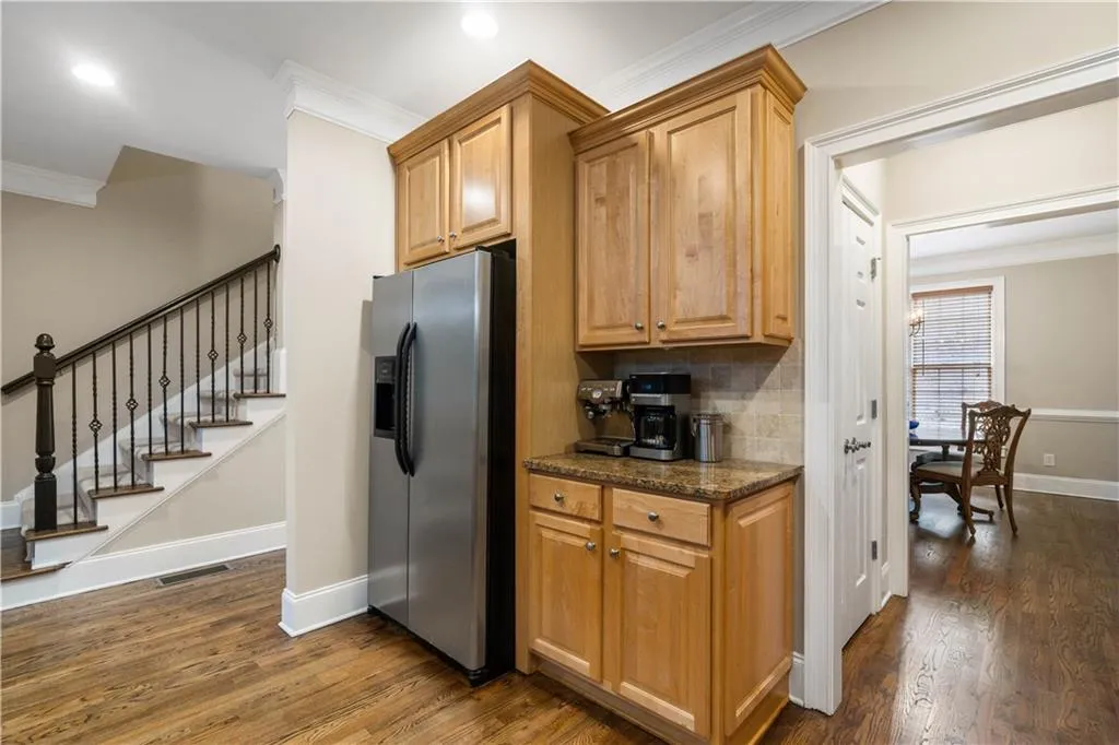 205 Chemin De Vie, Atlanta, Georgia 30342, 3 Bedrooms Bedrooms, ,3 BathroomsBathrooms,Residential,Sold,205 Chemin De Vie,6754955
