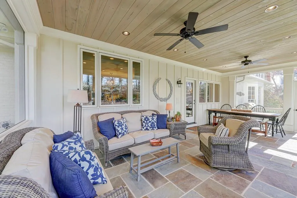 6950 Hunters Knoll, Sandy Springs, Georgia 30328, 4 Bedrooms Bedrooms, ,4 BathroomsBathrooms,Residential,Sold,6950 Hunters Knoll,6817508