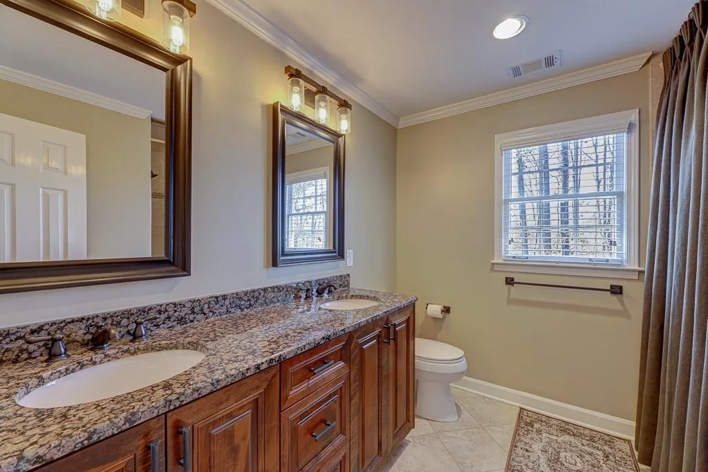 6950 Hunters Knoll, Sandy Springs, Georgia 30328, 4 Bedrooms Bedrooms, ,4 BathroomsBathrooms,Residential,Sold,6950 Hunters Knoll,6817508