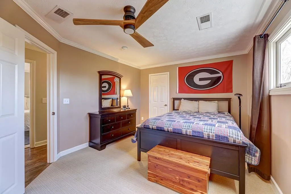 6950 Hunters Knoll, Sandy Springs, Georgia 30328, 4 Bedrooms Bedrooms, ,4 BathroomsBathrooms,Residential,Sold,6950 Hunters Knoll,6817508