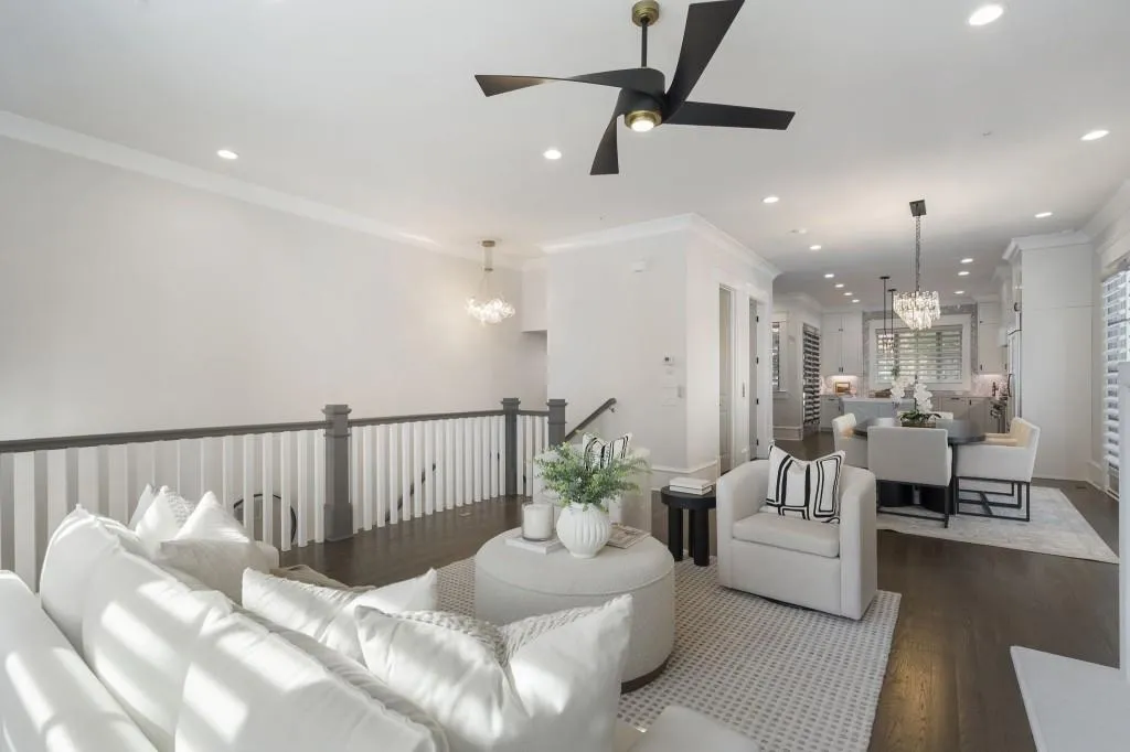 3715 Peachtree Road Ne Unit 12, Atlanta, Georgia 30319, 4 Bedrooms Bedrooms, 0 ,4 BathroomsBathrooms,Residential,Sold,3715 Peachtree Road Ne Unit 12,7742200