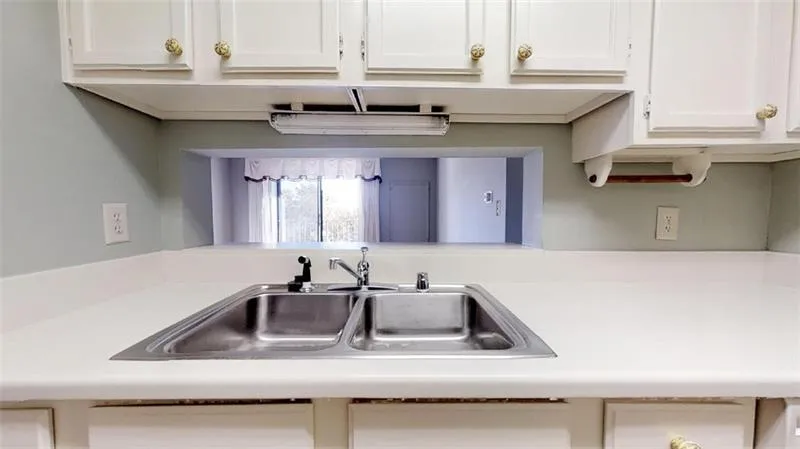 300 Johnson Ferry Road Ne Unit A703, Atlanta, Georgia 30328, 2 Bedrooms Bedrooms, ,2 BathroomsBathrooms,Residential,Sold,300 Johnson Ferry Road Ne Unit A703,6649274