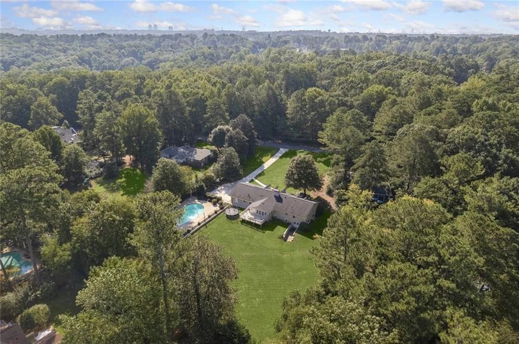 265 N Mill Road, Atlanta, Georgia 30328, 4 Bedrooms Bedrooms, ,3 BathroomsBathrooms,Residential,Sold,265 N Mill Road,7124355