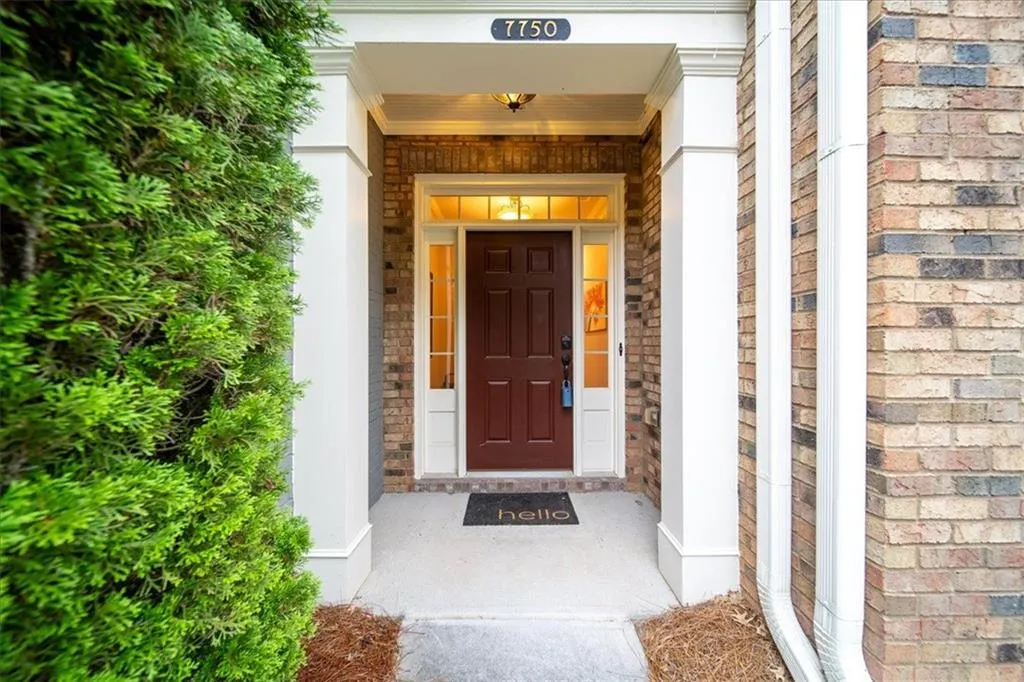 7750 Glisten Avenue, Atlanta, Georgia 30328, 3 Bedrooms Bedrooms, ,2 BathroomsBathrooms,Residential,Sold,7750 Glisten Avenue,7387142