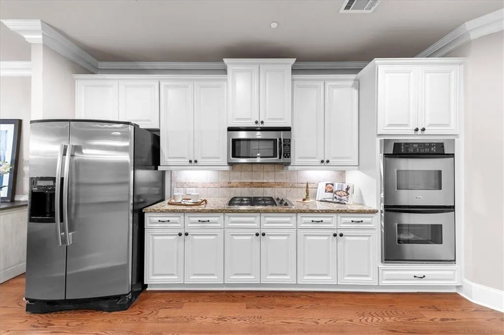 7750 Glisten Avenue, Atlanta, Georgia 30328, 3 Bedrooms Bedrooms, ,2 BathroomsBathrooms,Residential,Sold,7750 Glisten Avenue,7387142