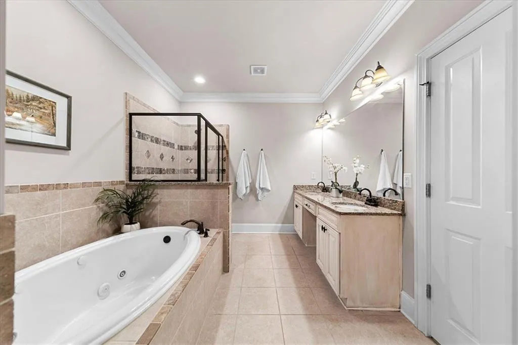 7750 Glisten Avenue, Atlanta, Georgia 30328, 3 Bedrooms Bedrooms, ,2 BathroomsBathrooms,Residential,Sold,7750 Glisten Avenue,7387142