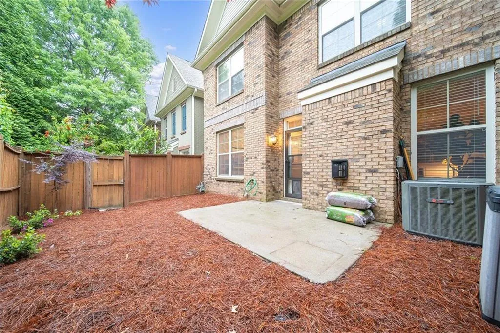 7750 Glisten Avenue, Atlanta, Georgia 30328, 3 Bedrooms Bedrooms, ,2 BathroomsBathrooms,Residential,Sold,7750 Glisten Avenue,7387142