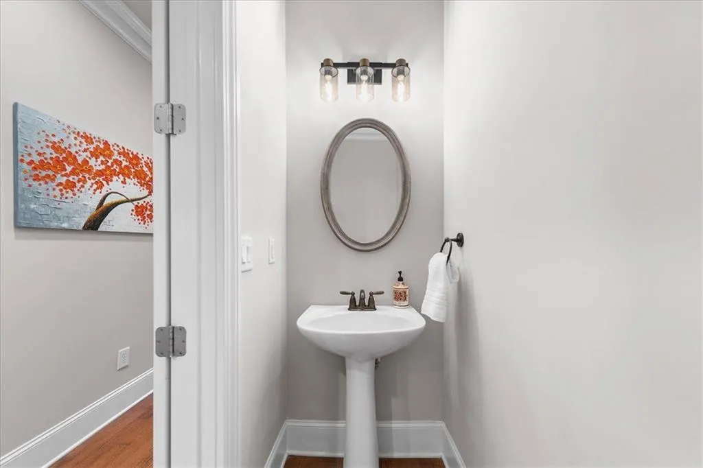 7750 Glisten Avenue, Atlanta, Georgia 30328, 3 Bedrooms Bedrooms, ,2 BathroomsBathrooms,Residential,Sold,7750 Glisten Avenue,7387142