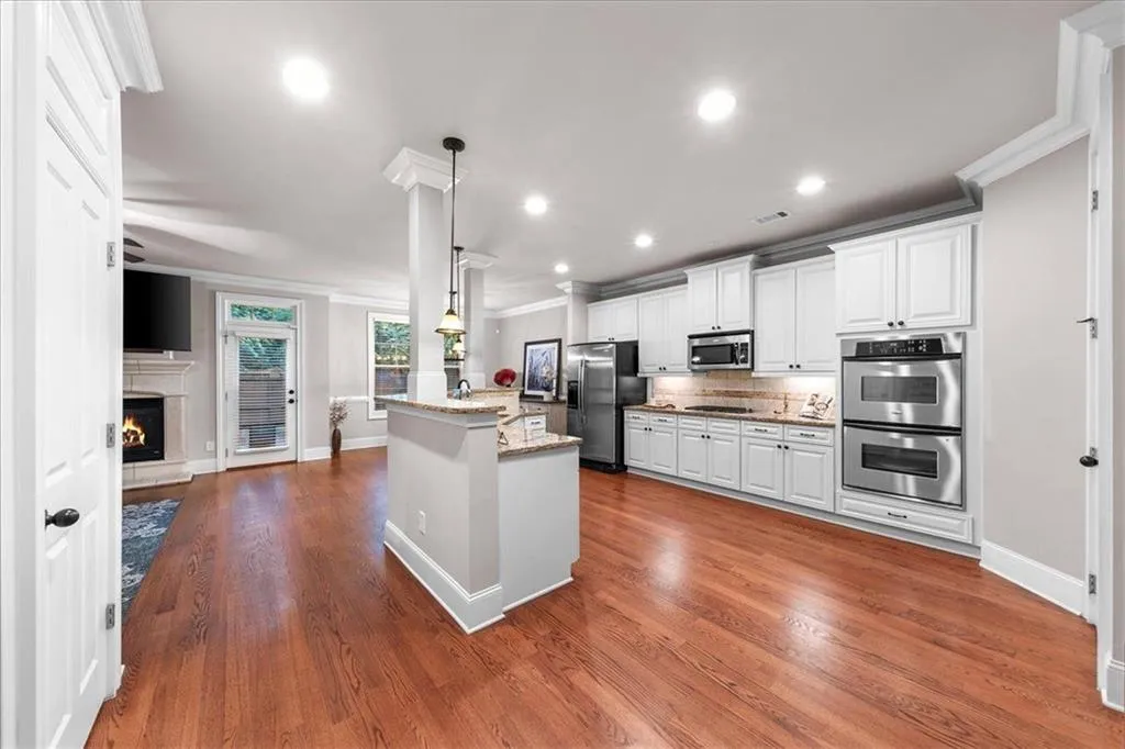 7750 Glisten Avenue, Atlanta, Georgia 30328, 3 Bedrooms Bedrooms, ,2 BathroomsBathrooms,Residential,Sold,7750 Glisten Avenue,7387142