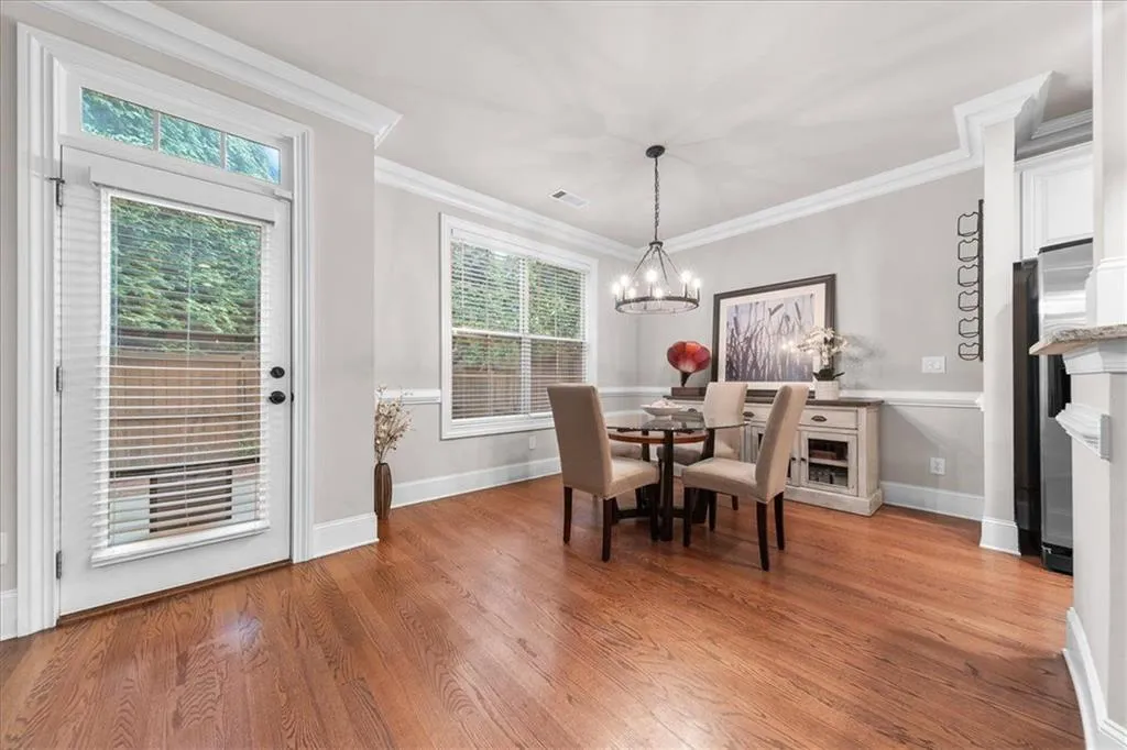 7750 Glisten Avenue, Atlanta, Georgia 30328, 3 Bedrooms Bedrooms, ,2 BathroomsBathrooms,Residential,Sold,7750 Glisten Avenue,7387142