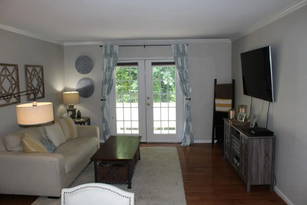 5400 Roswell Road Unit H7, Atlanta, Georgia 30342, 2 Bedrooms Bedrooms, ,1 BathroomBathrooms,Residential,Sold,5400 Roswell Road Unit H7,5874751