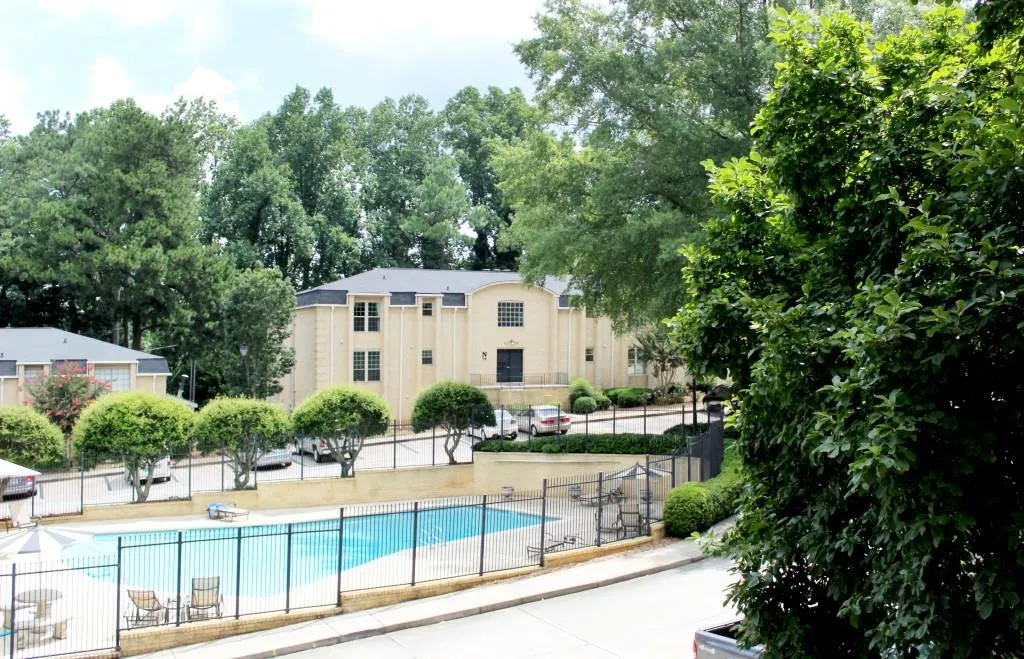 5400 Roswell Road Unit H7, Atlanta, Georgia 30342, 2 Bedrooms Bedrooms, ,1 BathroomBathrooms,Residential,Sold,5400 Roswell Road Unit H7,5874751