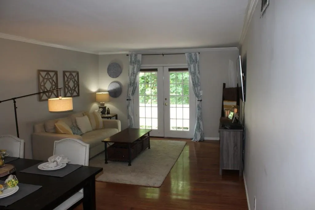 5400 Roswell Road Unit H7, Atlanta, Georgia 30342, 2 Bedrooms Bedrooms, ,1 BathroomBathrooms,Residential,Sold,5400 Roswell Road Unit H7,5874751