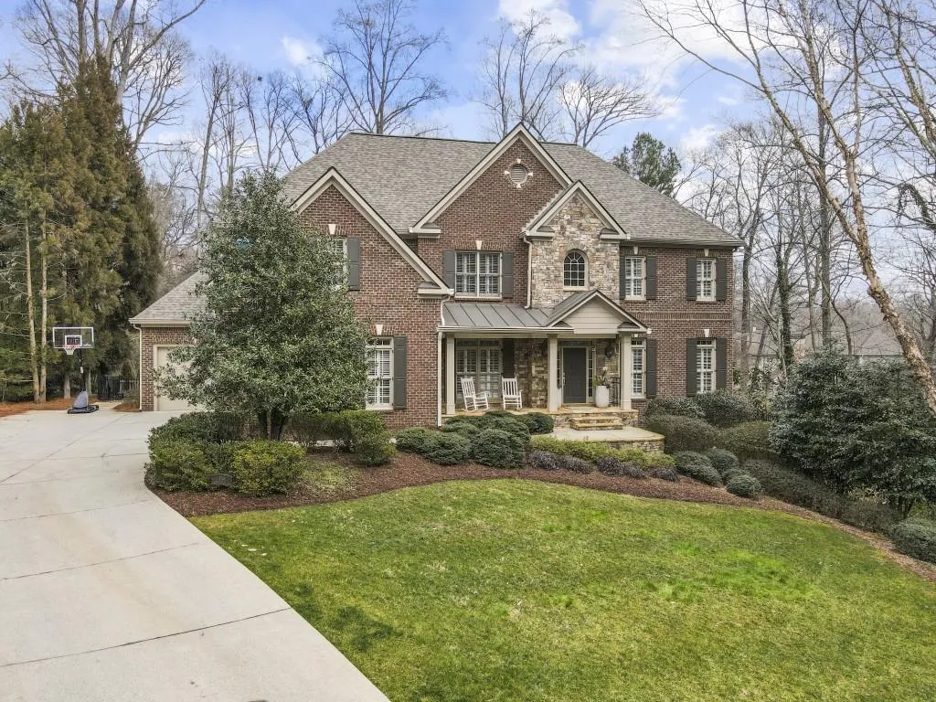 304 Forest Valley Court, Atlanta, Georgia 30342, 6 Bedrooms Bedrooms, ,5 BathroomsBathrooms,Residential,Sold,304 Forest Valley Court,6841974