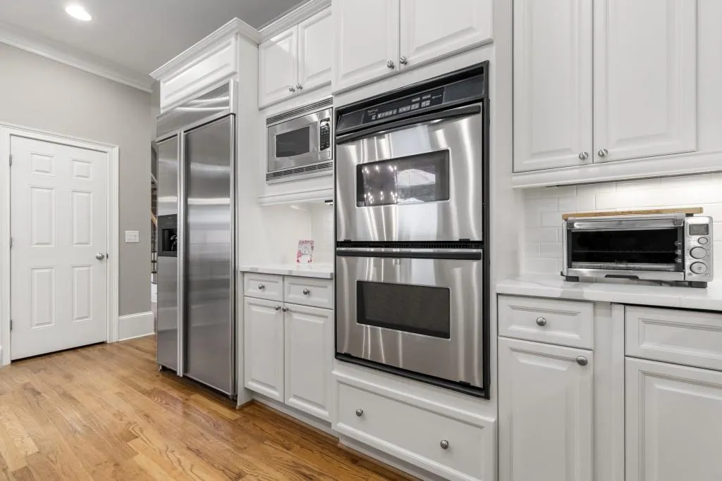 304 Forest Valley Court, Atlanta, Georgia 30342, 6 Bedrooms Bedrooms, ,5 BathroomsBathrooms,Residential,Sold,304 Forest Valley Court,6841974