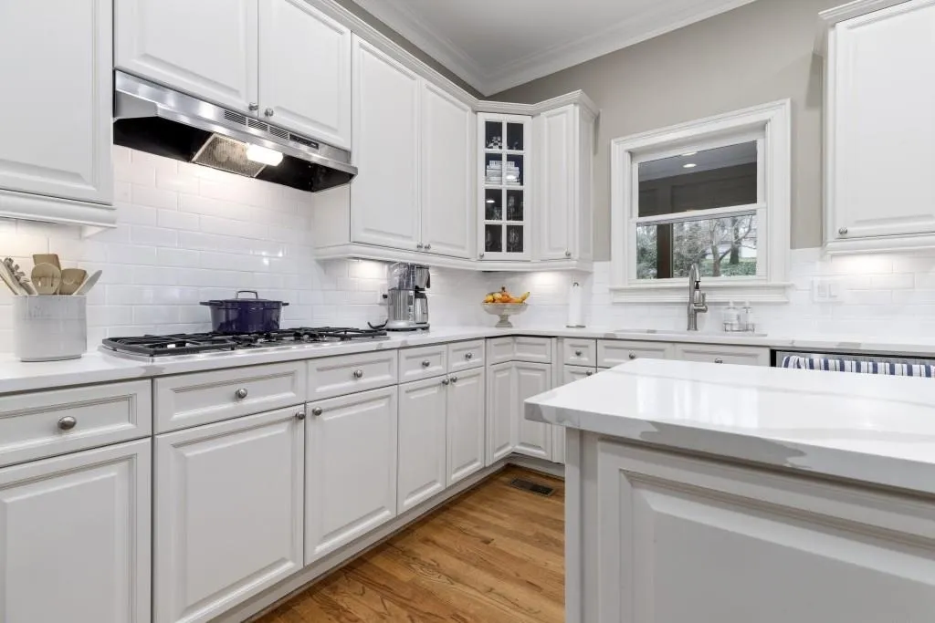 304 Forest Valley Court, Atlanta, Georgia 30342, 6 Bedrooms Bedrooms, ,5 BathroomsBathrooms,Residential,Sold,304 Forest Valley Court,6841974