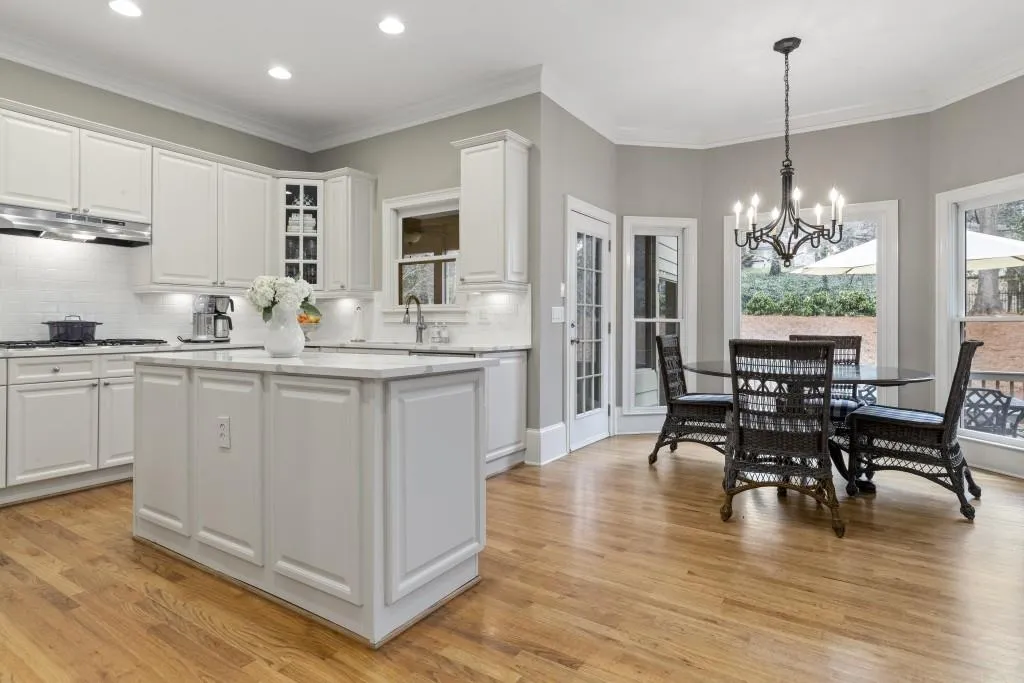 304 Forest Valley Court, Atlanta, Georgia 30342, 6 Bedrooms Bedrooms, ,5 BathroomsBathrooms,Residential,Sold,304 Forest Valley Court,6841974