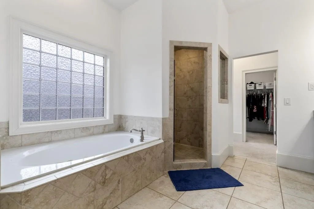 304 Forest Valley Court, Atlanta, Georgia 30342, 6 Bedrooms Bedrooms, ,5 BathroomsBathrooms,Residential,Sold,304 Forest Valley Court,6841974