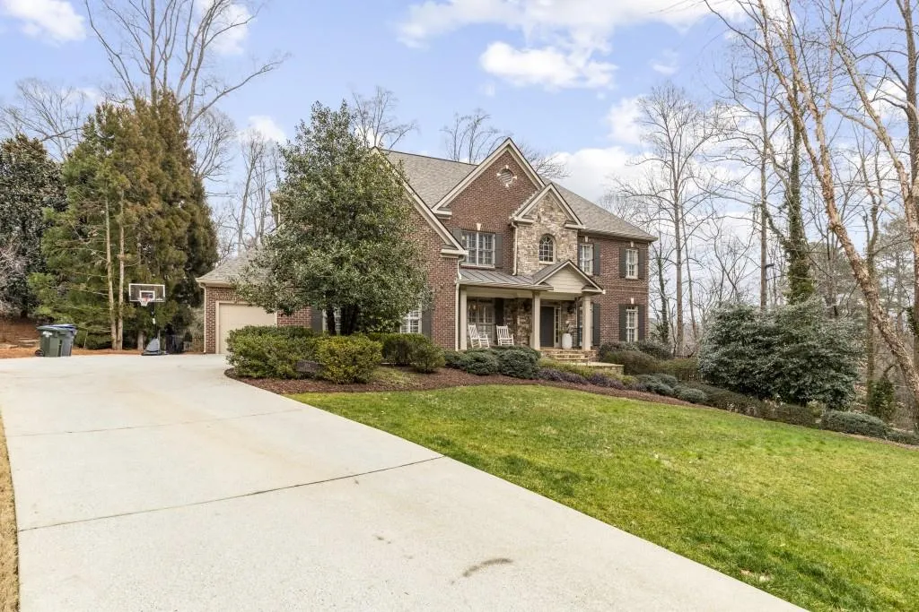 304 Forest Valley Court, Atlanta, Georgia 30342, 6 Bedrooms Bedrooms, ,5 BathroomsBathrooms,Residential,Sold,304 Forest Valley Court,6841974