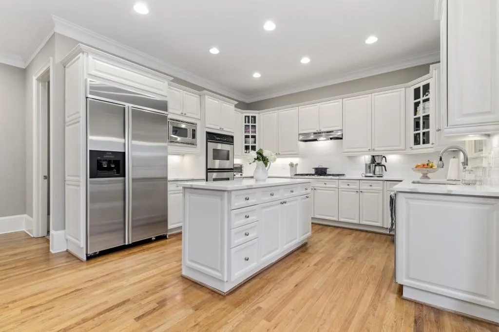 304 Forest Valley Court, Atlanta, Georgia 30342, 6 Bedrooms Bedrooms, ,5 BathroomsBathrooms,Residential,Sold,304 Forest Valley Court,6841974