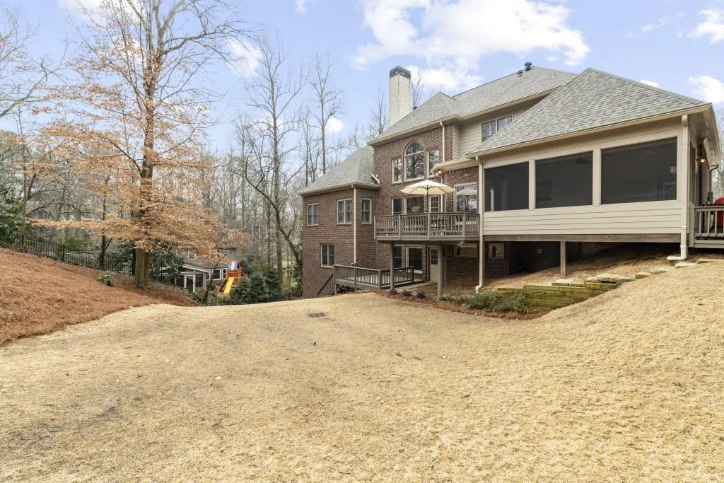 304 Forest Valley Court, Atlanta, Georgia 30342, 6 Bedrooms Bedrooms, ,5 BathroomsBathrooms,Residential,Sold,304 Forest Valley Court,6841974