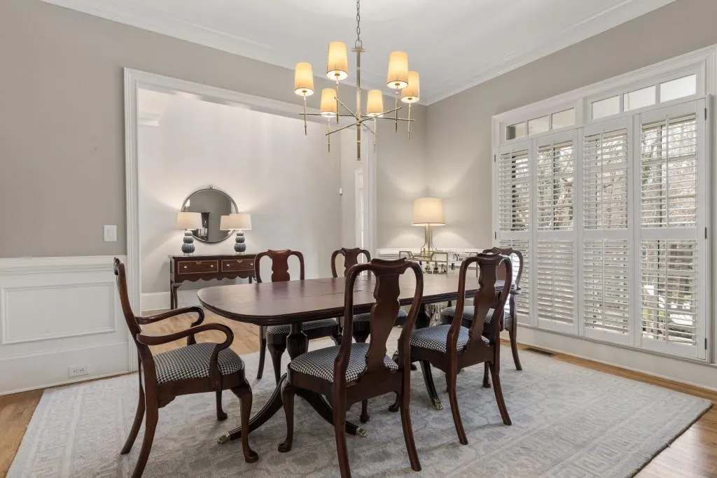 304 Forest Valley Court, Atlanta, Georgia 30342, 6 Bedrooms Bedrooms, ,5 BathroomsBathrooms,Residential,Sold,304 Forest Valley Court,6841974