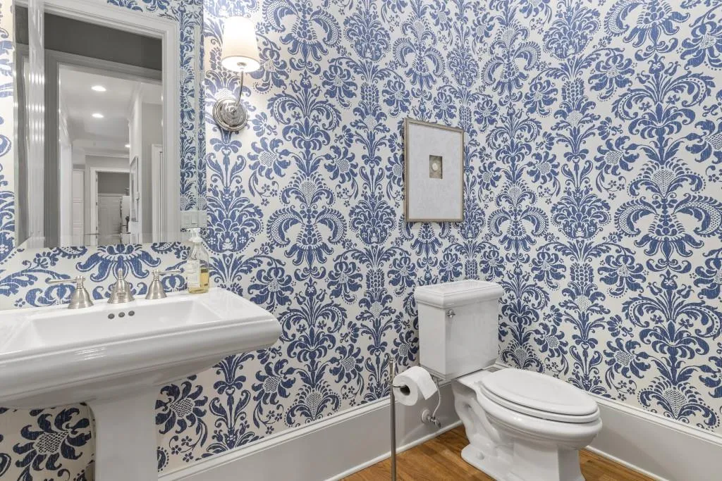 304 Forest Valley Court, Atlanta, Georgia 30342, 6 Bedrooms Bedrooms, ,5 BathroomsBathrooms,Residential,Sold,304 Forest Valley Court,6841974