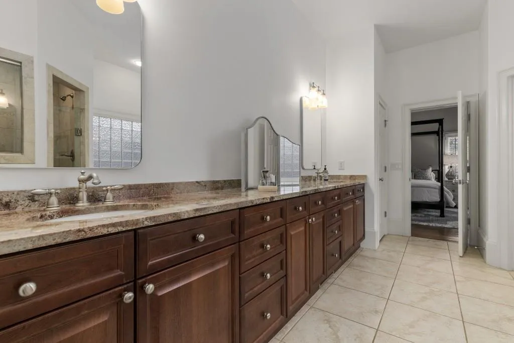 304 Forest Valley Court, Atlanta, Georgia 30342, 6 Bedrooms Bedrooms, ,5 BathroomsBathrooms,Residential,Sold,304 Forest Valley Court,6841974