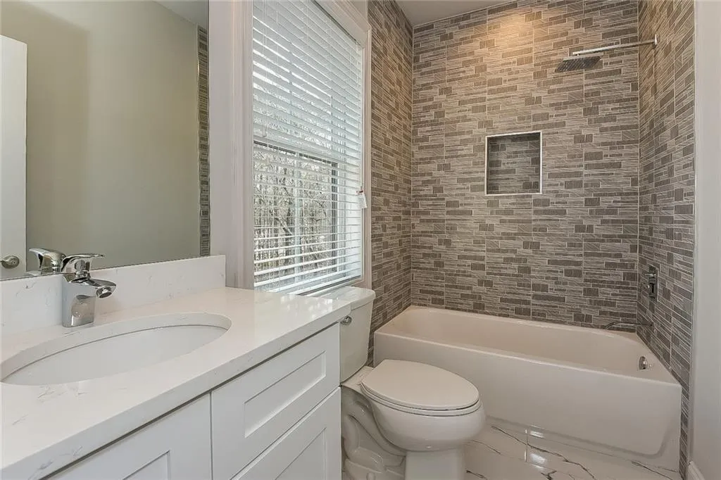 8024 Linfield Way, Sandy Springs, Georgia 30350, 3 Bedrooms Bedrooms, ,3 BathroomsBathrooms,Residential,Sold,8024 Linfield Way,7202892