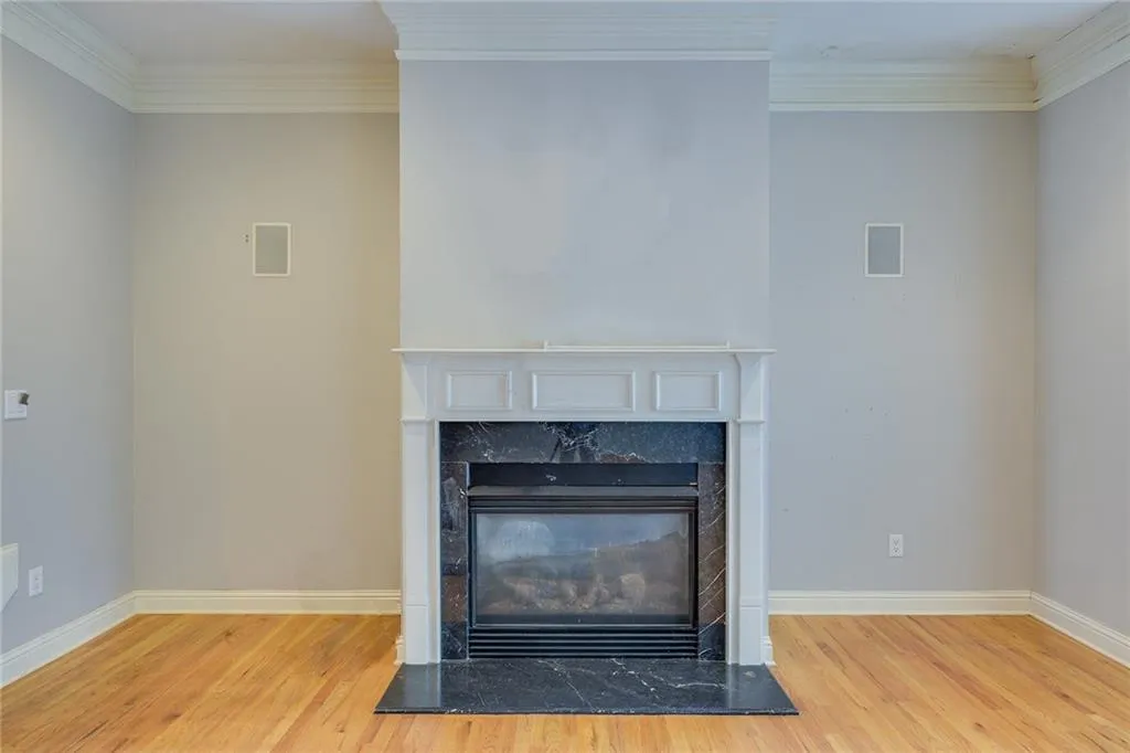 198 Meeting Lane, Sandy Springs, Georgia 30342, 3 Bedrooms Bedrooms, ,3 BathroomsBathrooms,Residential,Sold,198 Meeting Lane,7031967