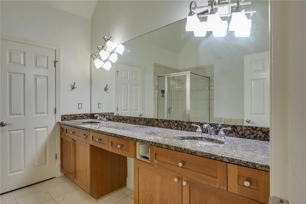 198 Meeting Lane, Sandy Springs, Georgia 30342, 3 Bedrooms Bedrooms, ,3 BathroomsBathrooms,Residential,Sold,198 Meeting Lane,7031967