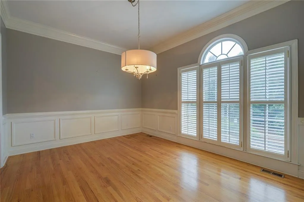 198 Meeting Lane, Sandy Springs, Georgia 30342, 3 Bedrooms Bedrooms, ,3 BathroomsBathrooms,Residential,Sold,198 Meeting Lane,7031967